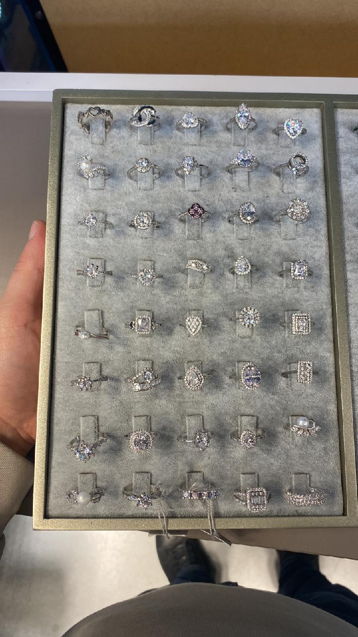 Assorted classic stamped 925 sterling silver rings
